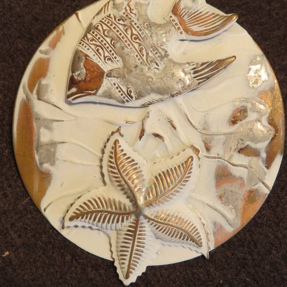 Vintage Brass Starfish & Fish Brooch 3" x 2.5" (42J) - Picture 2 of 3